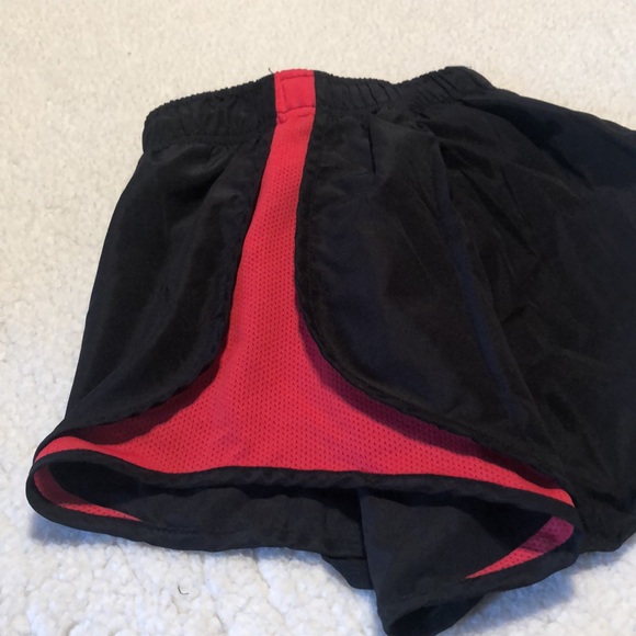 Athletic shorts - Picture 3 of 3